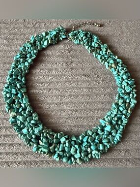Chunky Turquoise Gem Stone Chip Necklace Collar Bib Style Statement Solver Tone